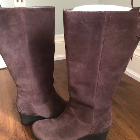 UGG Winter Boots - Picture 1 of 7